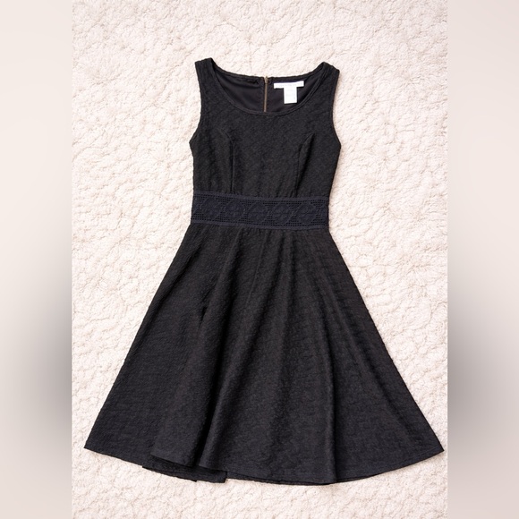 American Rag Dresses & Skirts - American Rag Black Textured Fit & Flare Sleeveless Dress S